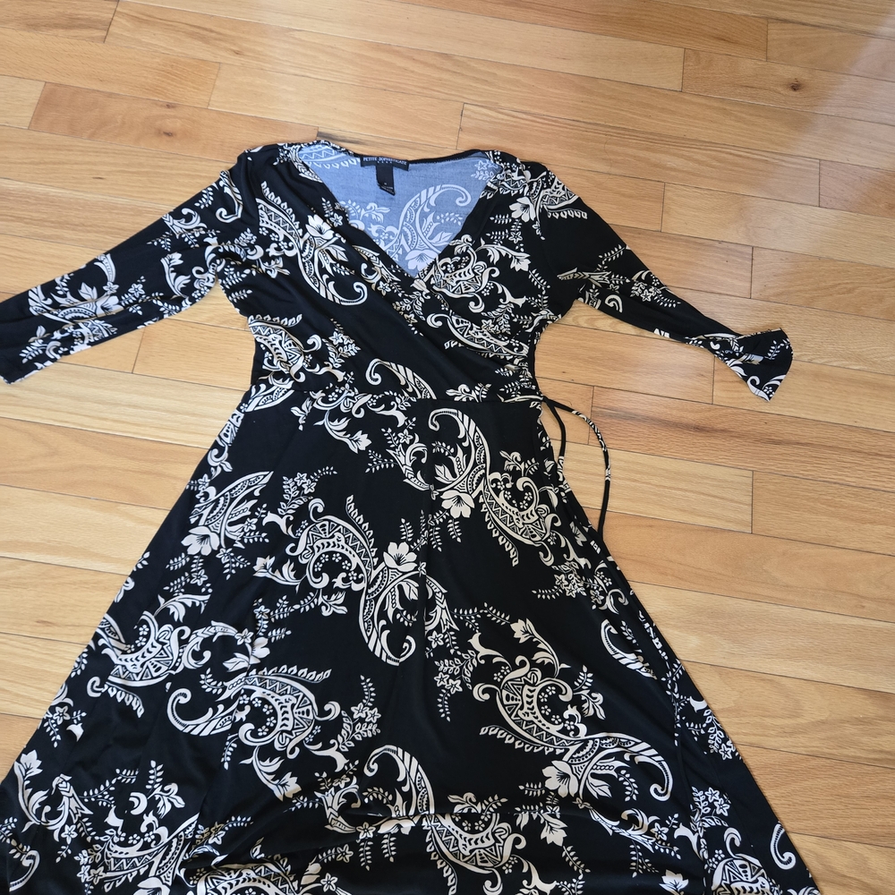 Petite Sophisticate Black and White A-Line Dress V-Neck 3/4 Sleeve